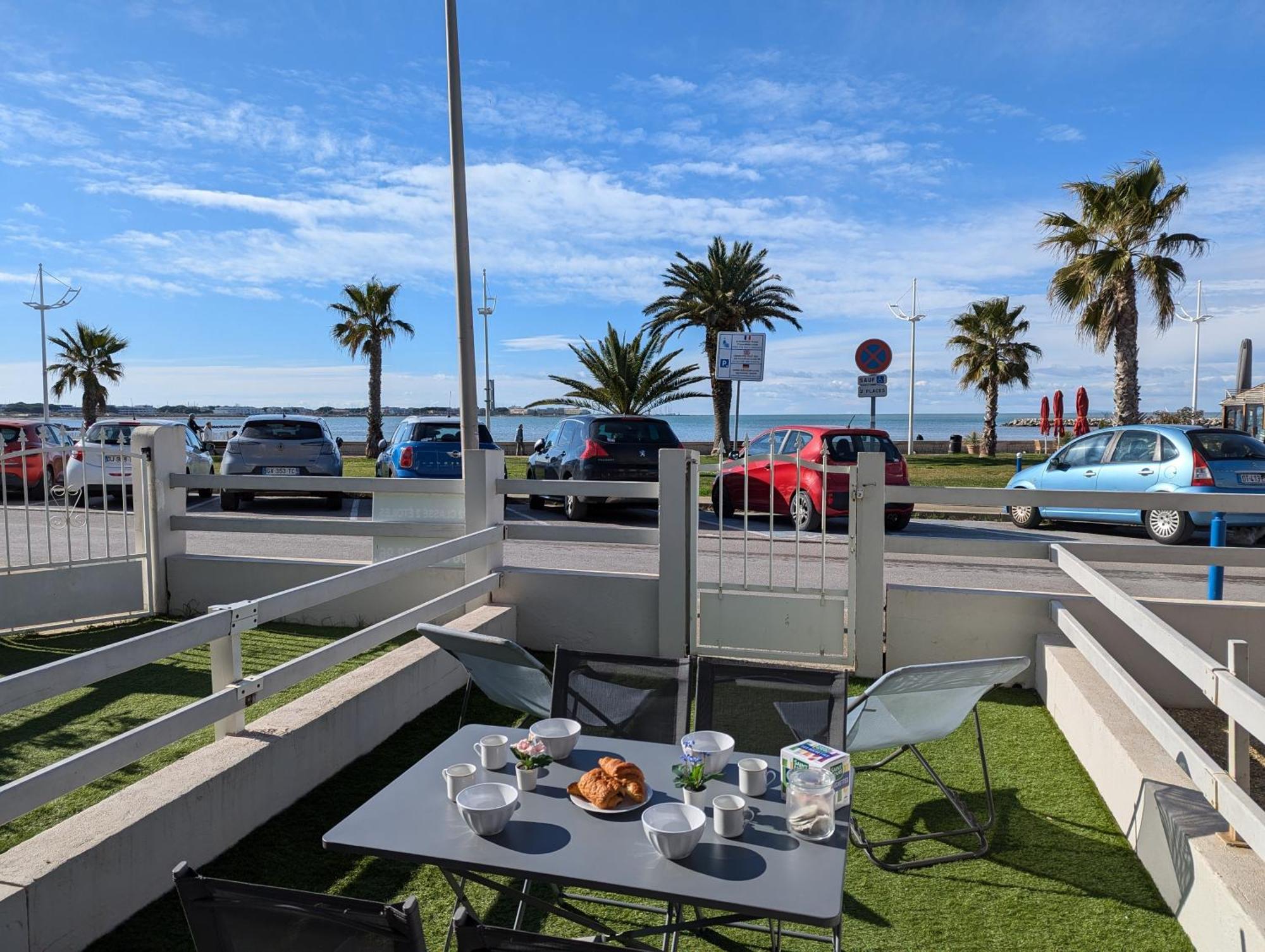 Sol-Y-Days Goeland, Appartement Avec Terrasse Front De Mer Et Place De Parking En Centre-Ville Le Grau-du-Roi Exteriör bild