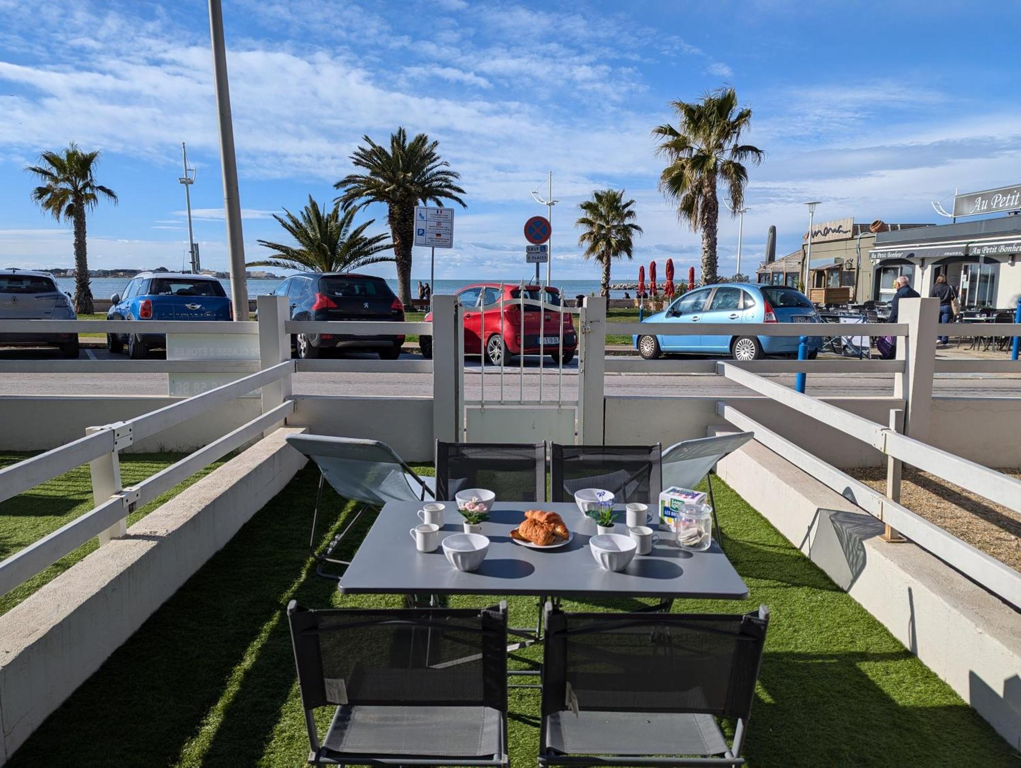 Sol-Y-Days Goeland, Appartement Avec Terrasse Front De Mer Et Place De Parking En Centre-Ville Le Grau-du-Roi Exteriör bild